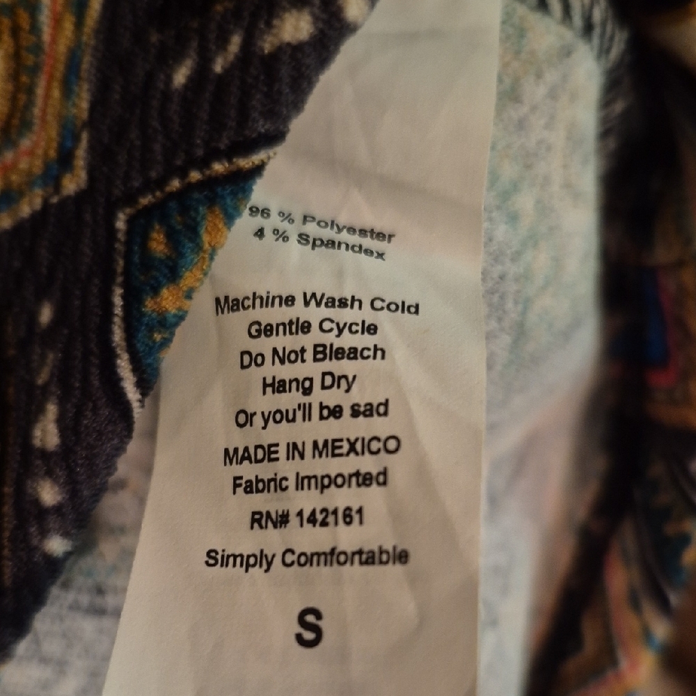 Stretchy Skirt With Aztec Pattern - Picture 6 of 9